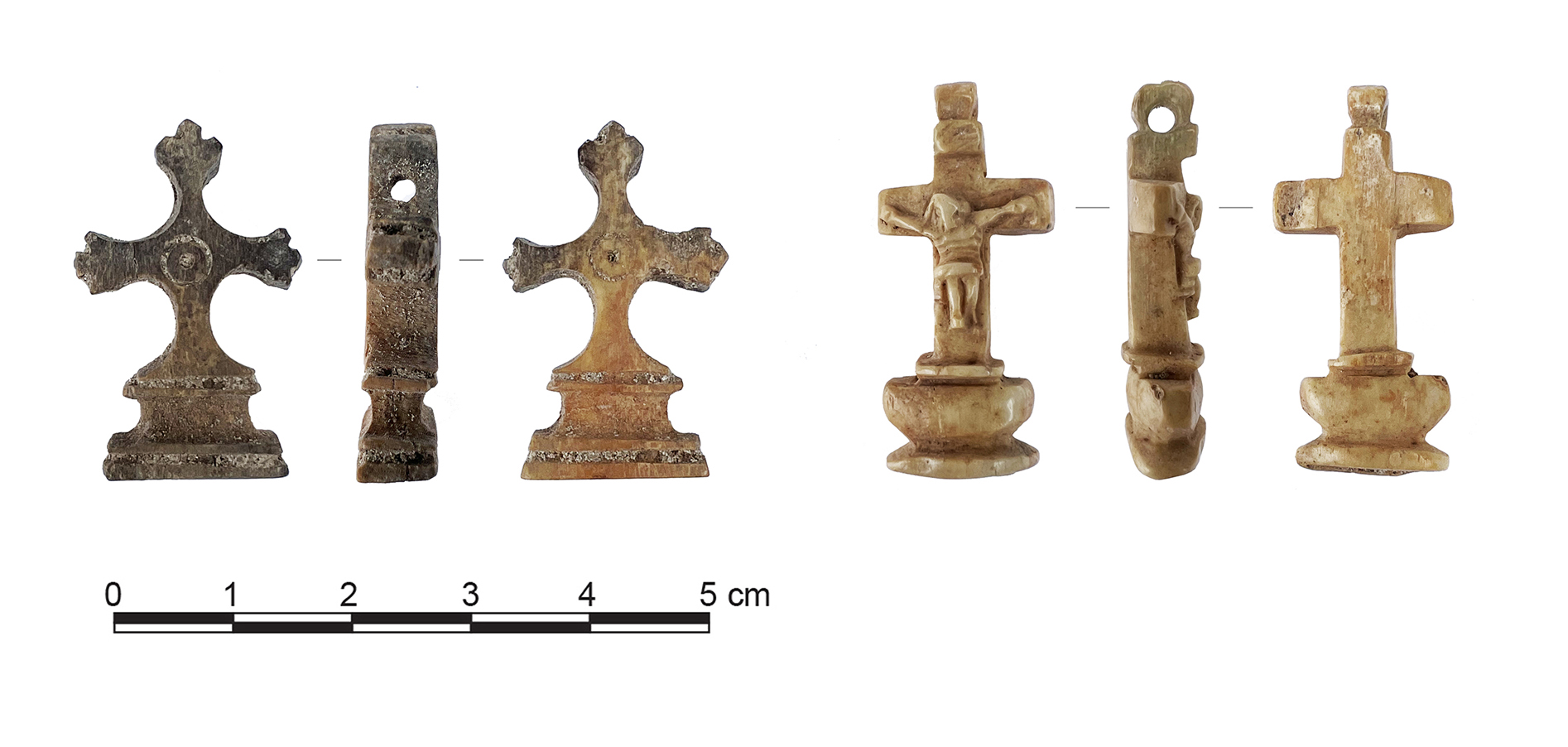 pendant cruciforme